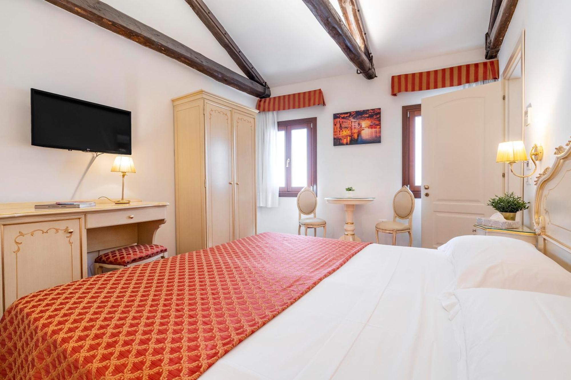 Casa Marsilli Hotel เวนิส ภายนอก รูปภาพ